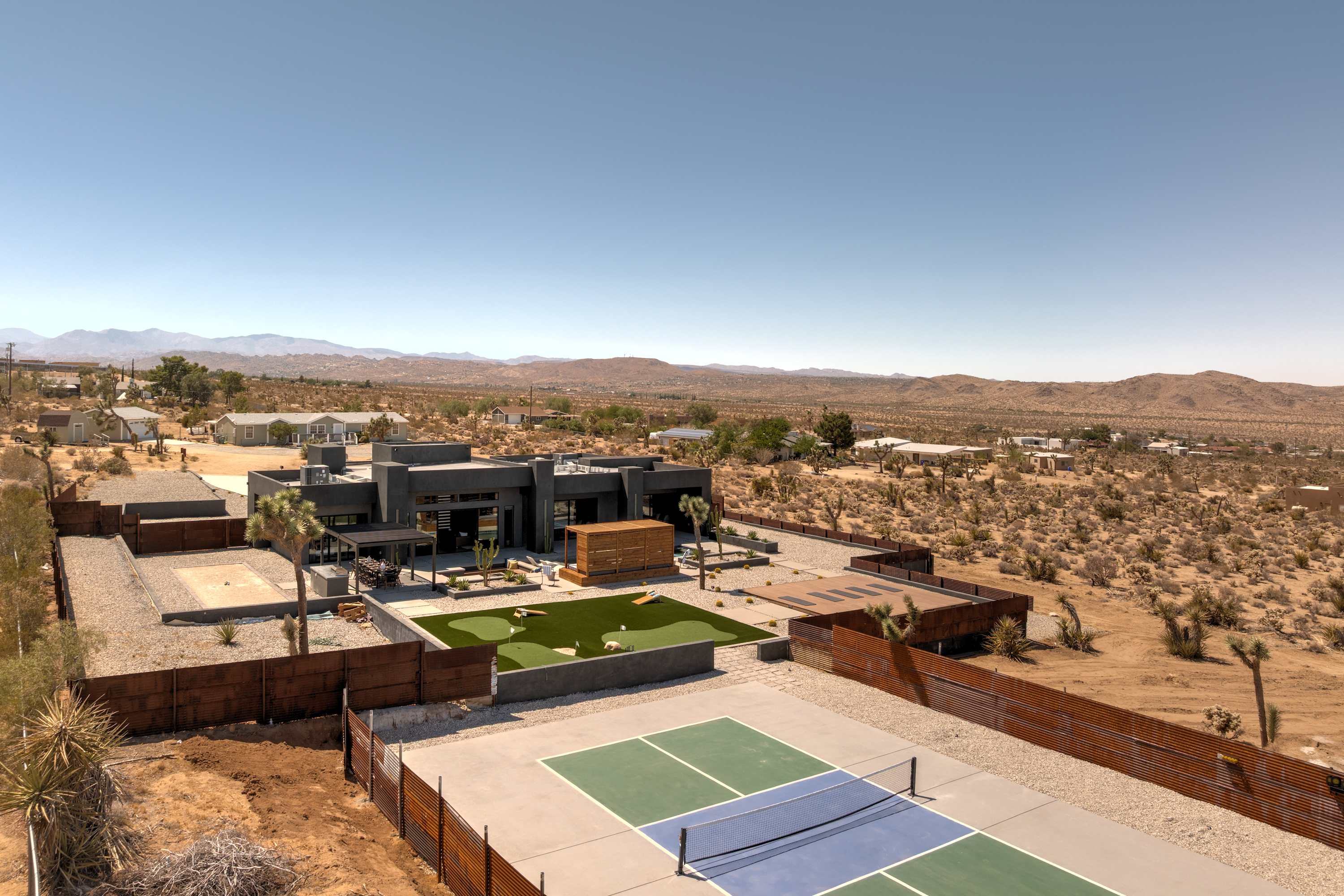 Desert Mirage PoolSpa-MiniGolf-YogaDeck-EVCharger — photo 4